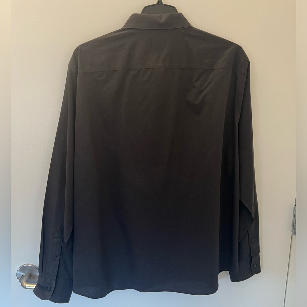 UNTUCKit Wrinkle-Free Black Stone Shirt - Picture 5 of 5